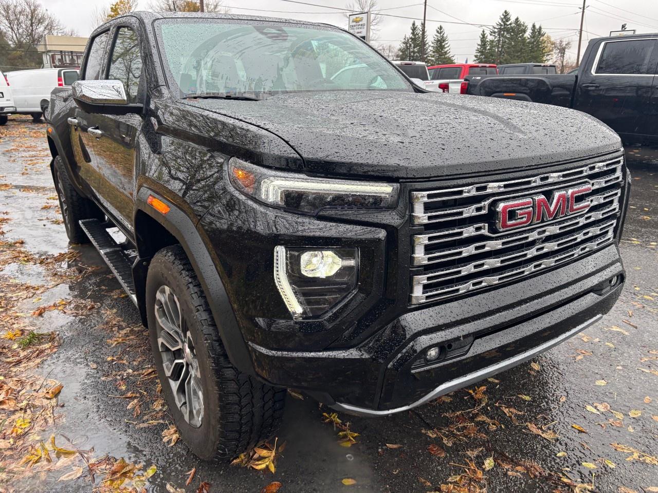 2023 GMC Canyon Crew Cab Short Box 4-Wheel Drive Denali Photo