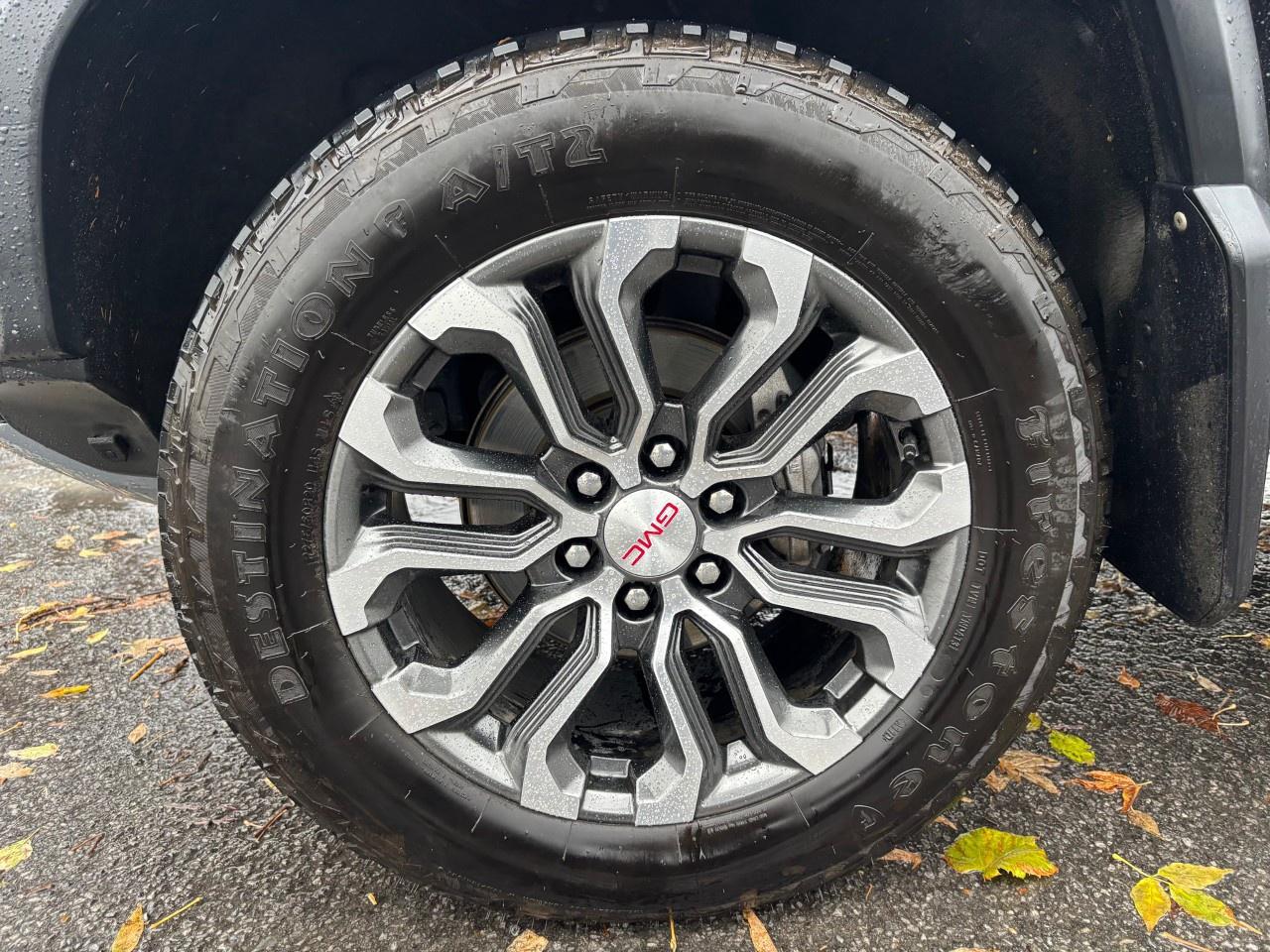 2023 GMC Canyon Crew Cab Short Box 4-Wheel Drive Denali Photo