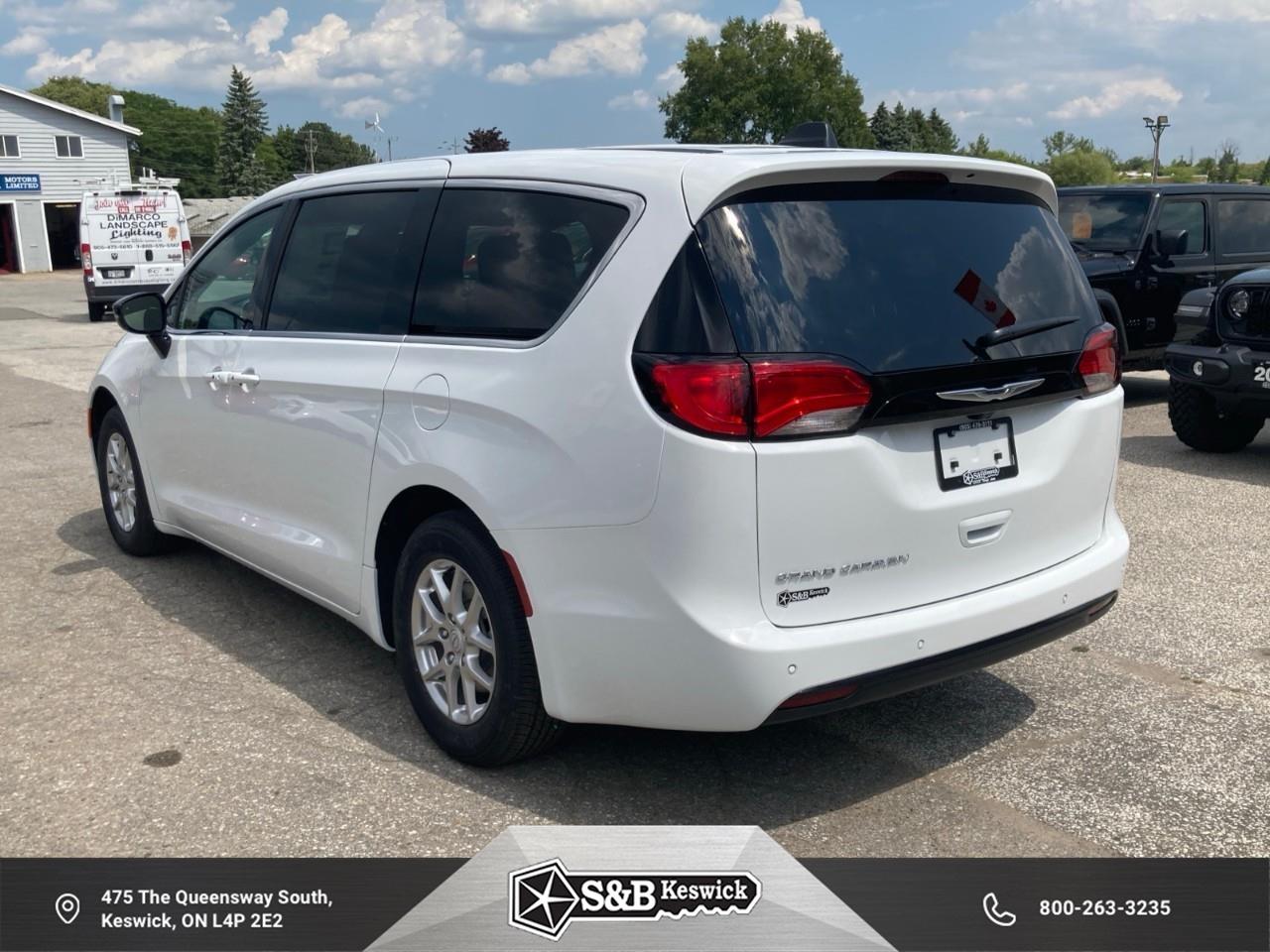 2026 Chrysler Grand Caravan SXT Front-Wheel Drive Passenger Van Photo2