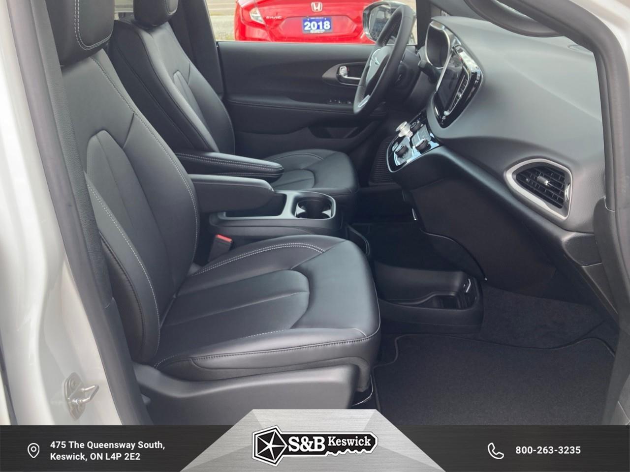 2026 Chrysler Grand Caravan SXT Front-Wheel Drive Passenger Van Photo