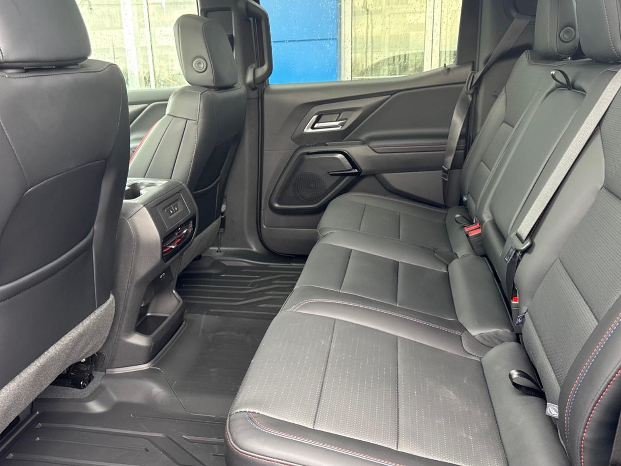 2025 Chevrolet Silverado EV e4WD Crew Cab Extended Range RST Photo