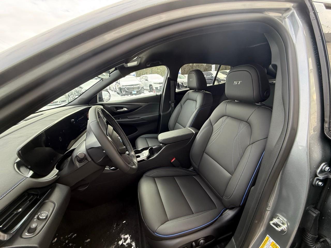 2026 Buick Envista Sport Touring 4dr Front-Wheel Drive Photo