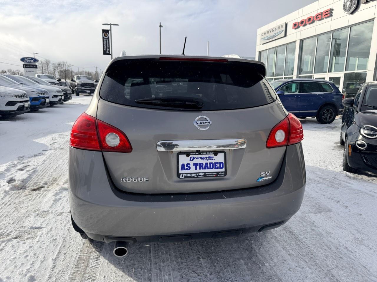 2012 Nissan Rogue FWD 4dr SV Photo