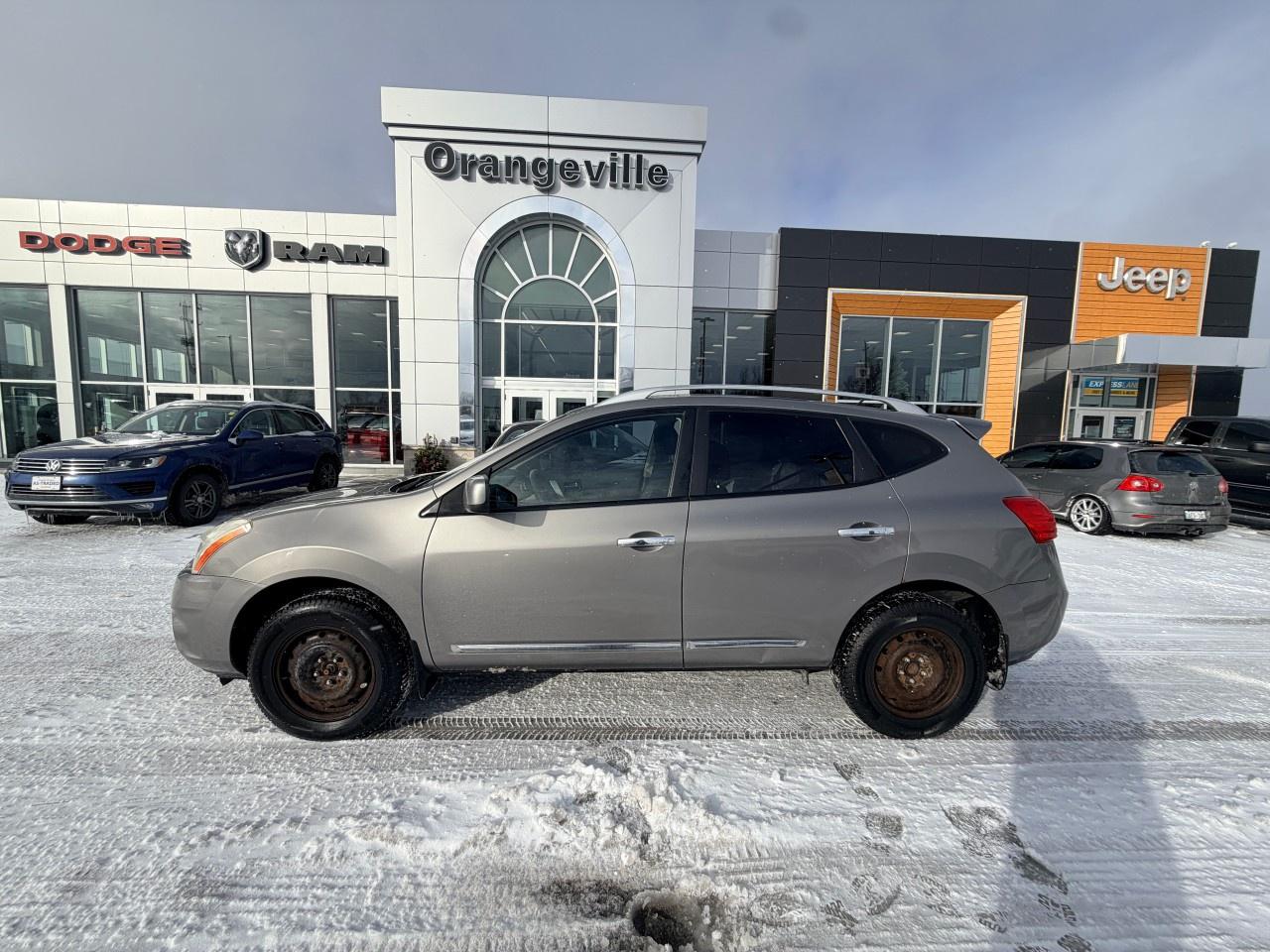 2012 Nissan Rogue FWD 4dr SV Photo2