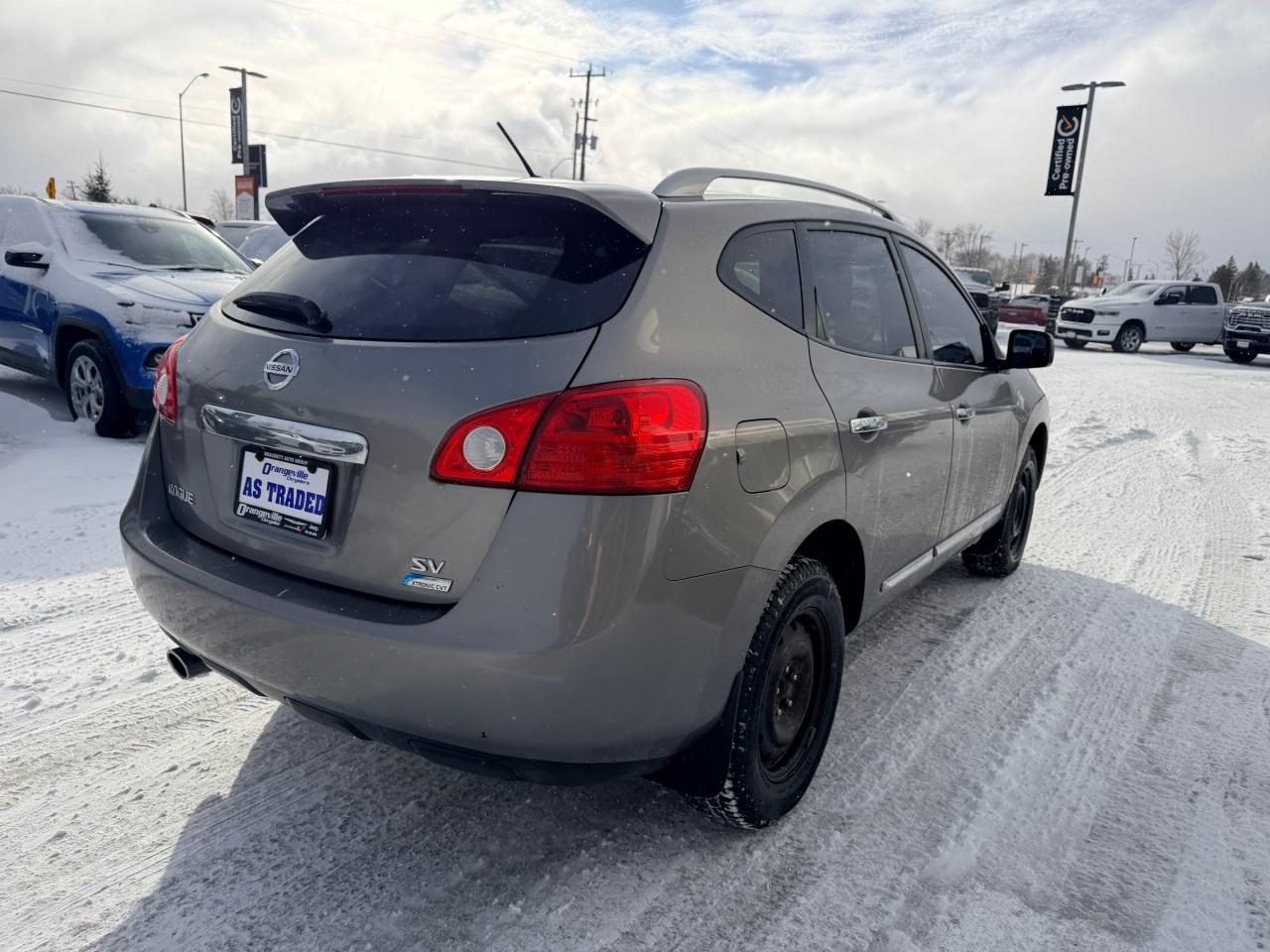 2012 Nissan Rogue FWD 4dr SV Photo