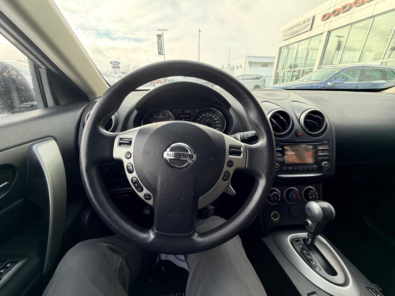 2012 Nissan Rogue FWD 4dr SV Photo