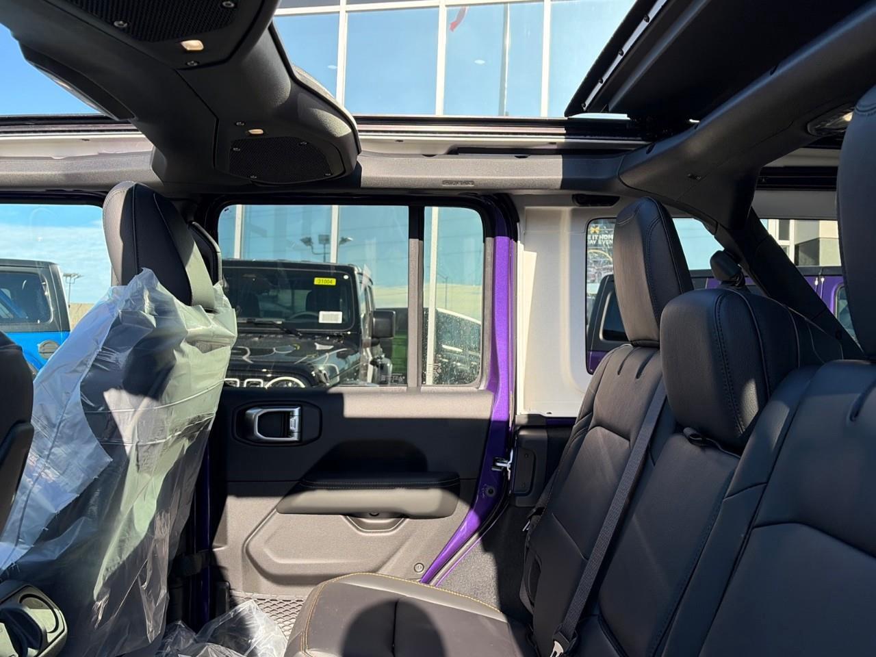 2026 Jeep Wrangler SAHARA 4DR 4X4 Photo4