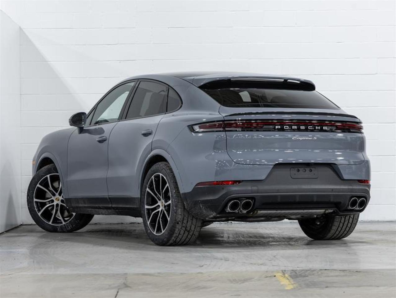 2025 Porsche Cayenne  Photo