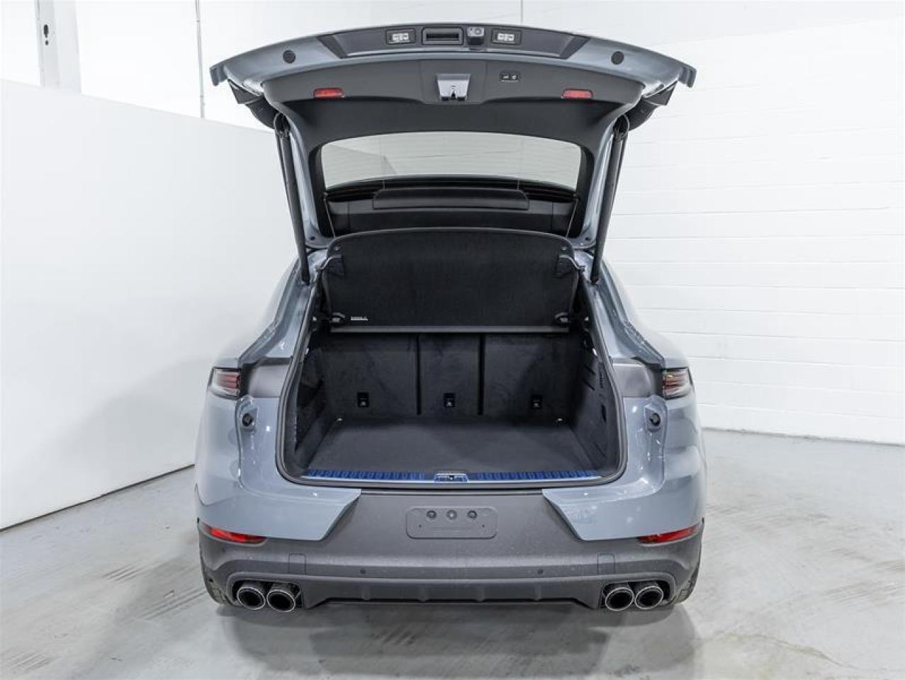 2025 Porsche Cayenne  Photo