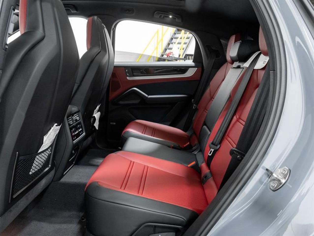 2025 Porsche Cayenne  Photo