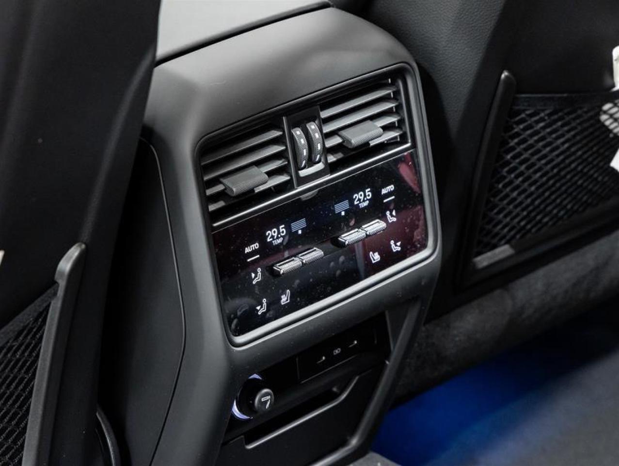 2025 Porsche Cayenne  Photo