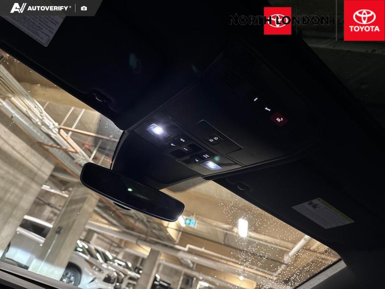 2022 Volkswagen Tiguan Highline R-LINE 4dr All-wheel Drive 4MOTION Photo