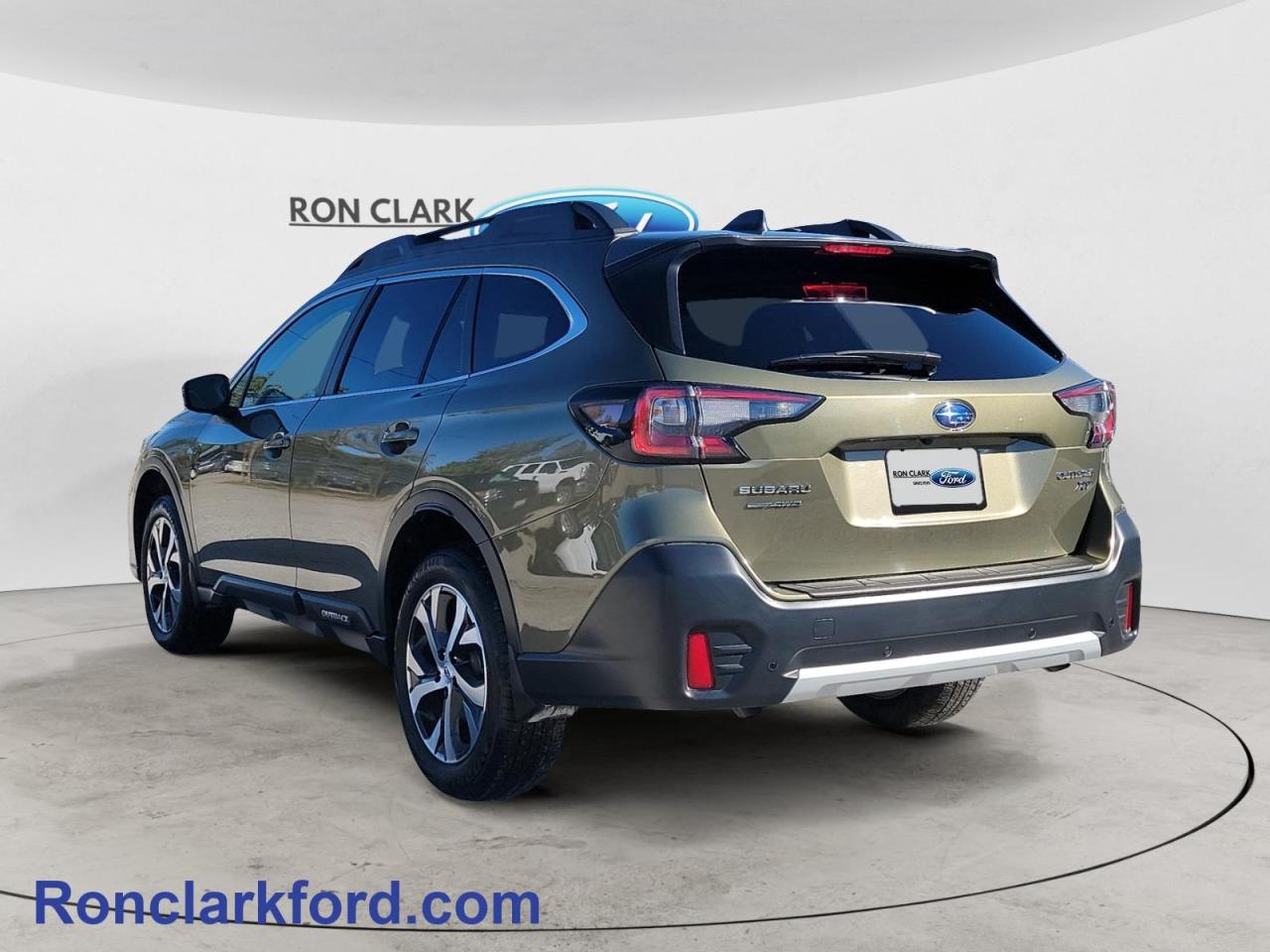 2021 Subaru Outback Limited XT 4dr All-Wheel Drive Photo4