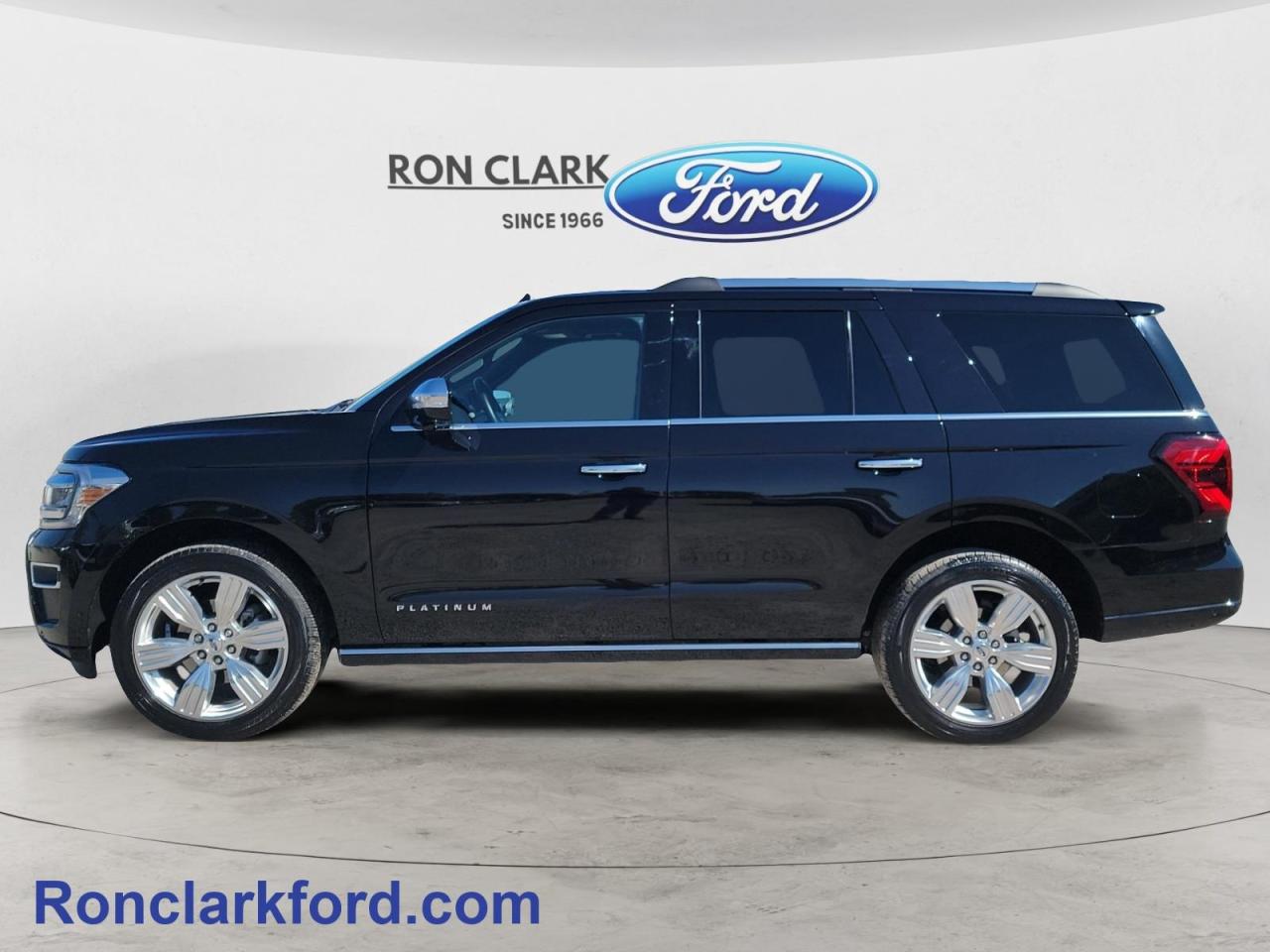 2024 Ford Expedition Platinum 4dr 4x4 Photo3