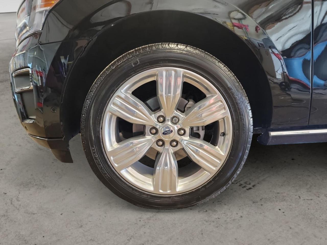 2024 Ford Expedition Platinum 4dr 4x4 Photo