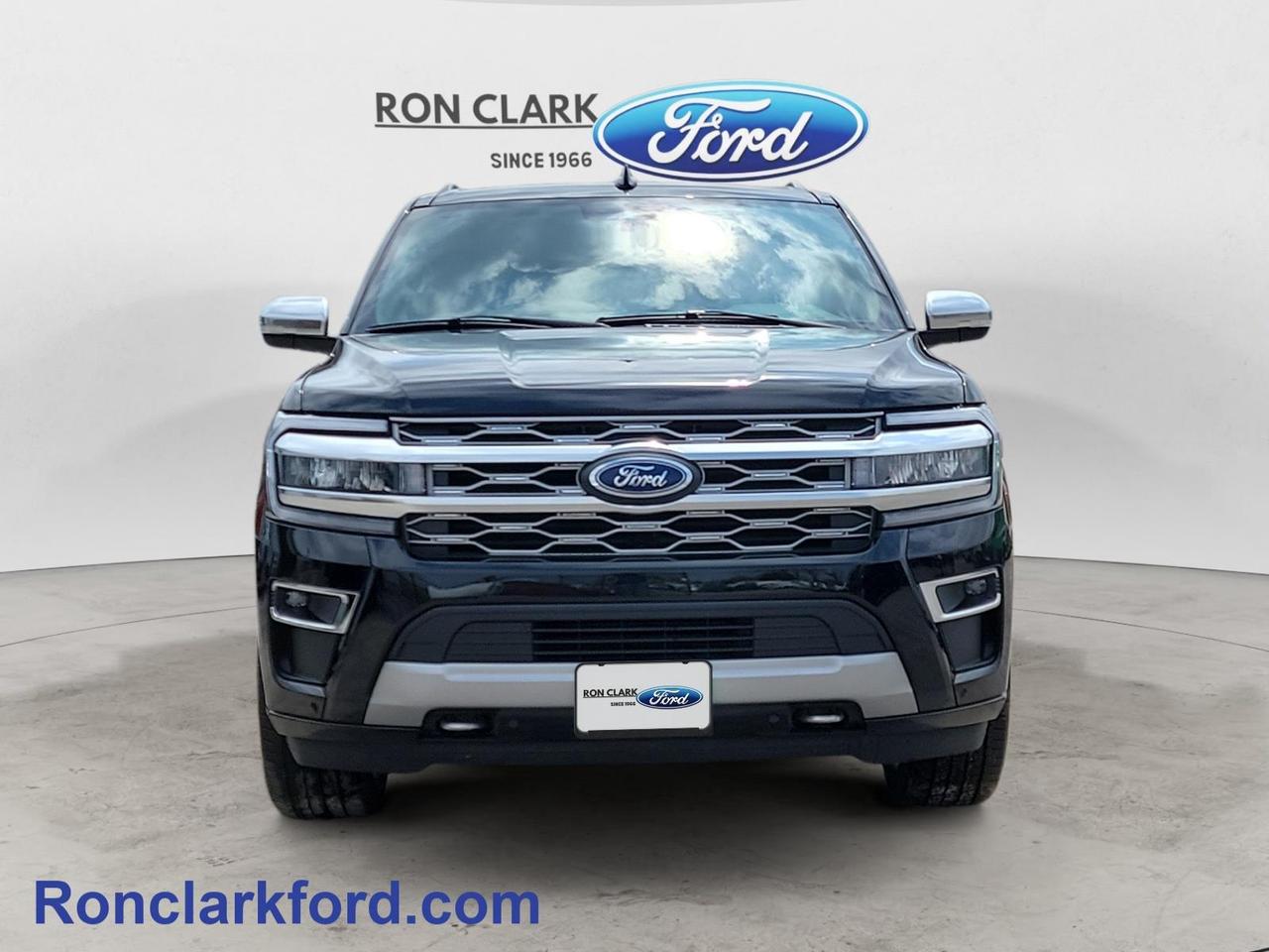 2024 Ford Expedition Platinum 4dr 4x4 Photo