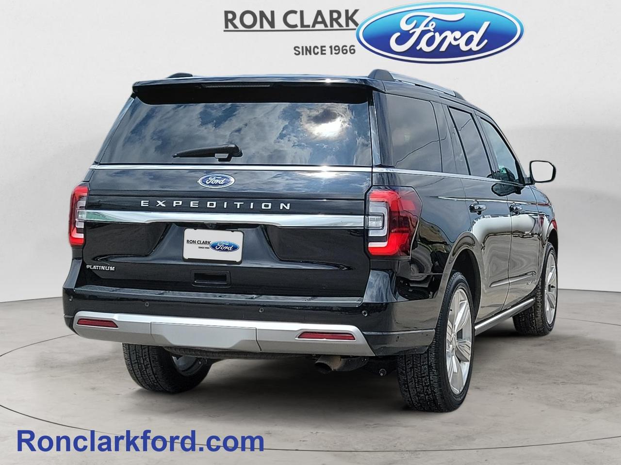 2024 Ford Expedition Platinum 4dr 4x4 Photo