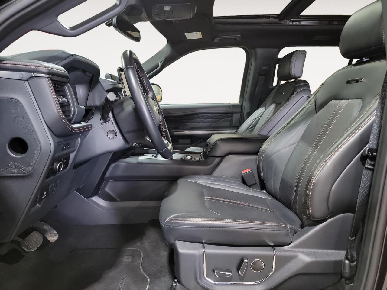 2024 Ford Expedition Platinum 4dr 4x4 Photo