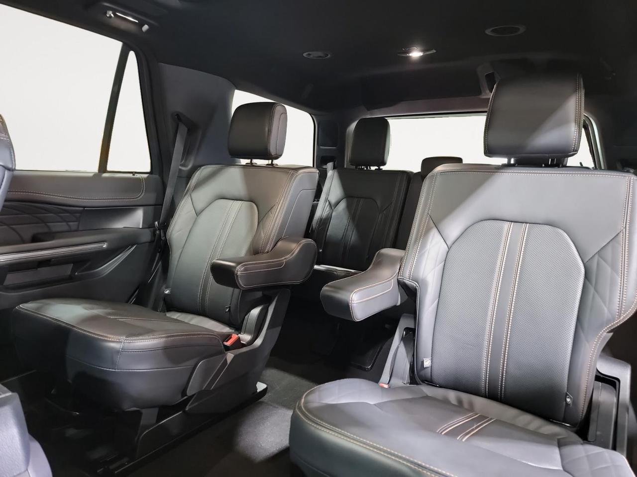 2024 Ford Expedition Platinum 4dr 4x4 Photo
