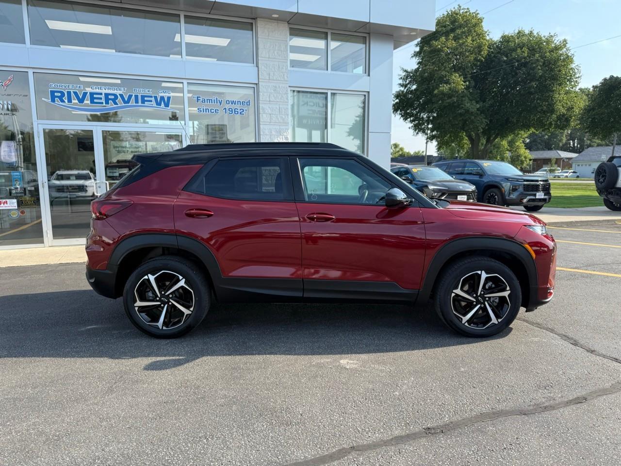 2023 Chevrolet TrailBlazer RS All-Wheel Drive Photo2