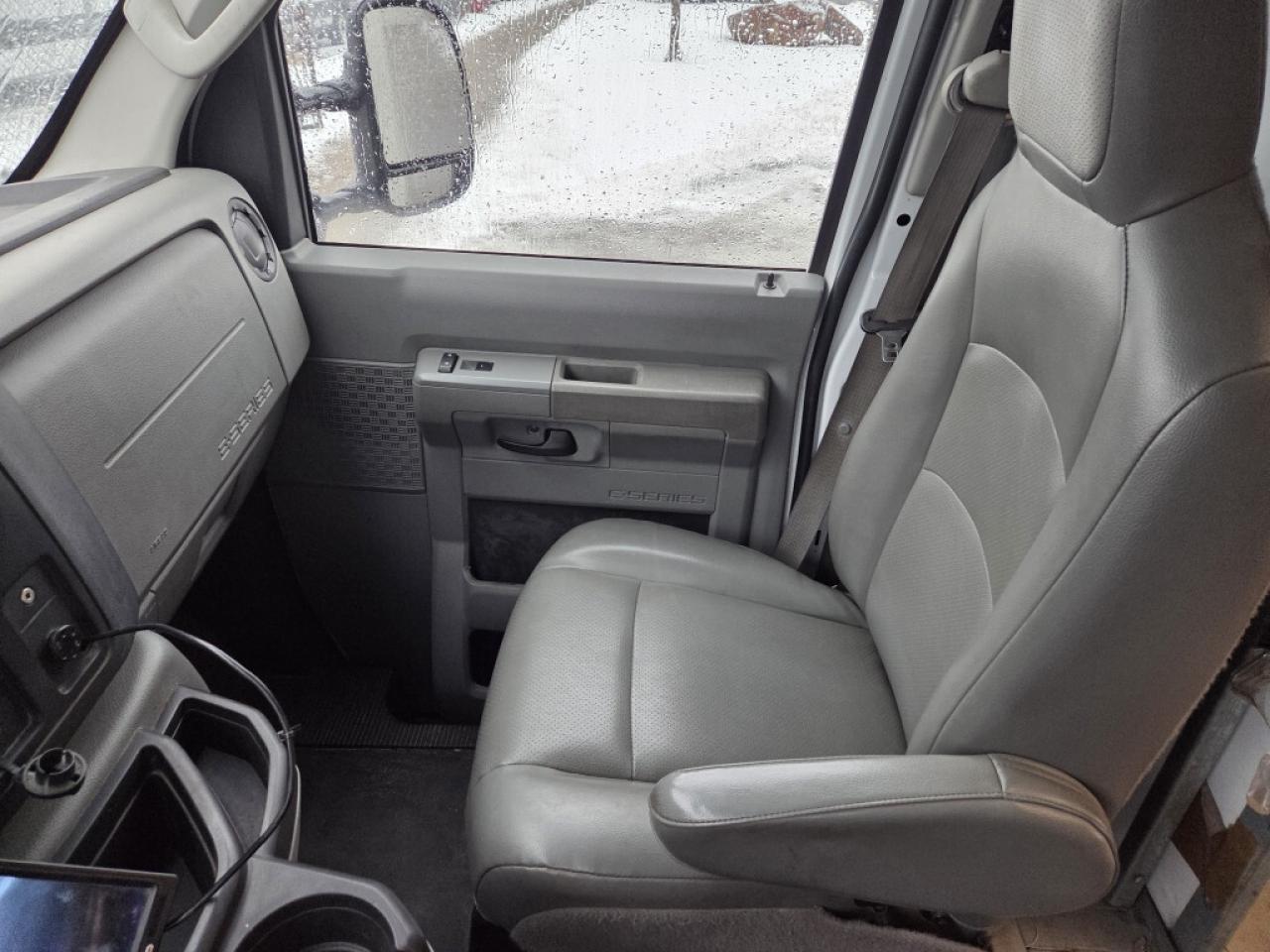 2019 Ford E-450 E-450 - 16Ft Box - Lift Gate Photo