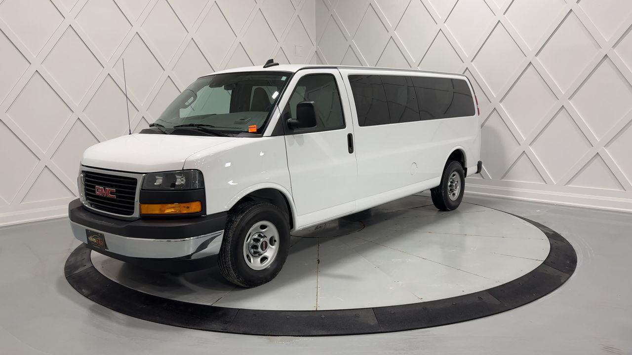 2024 GMC Savana 3500 LT Rear-Wheel Drive Extended Passenger Van Photo3