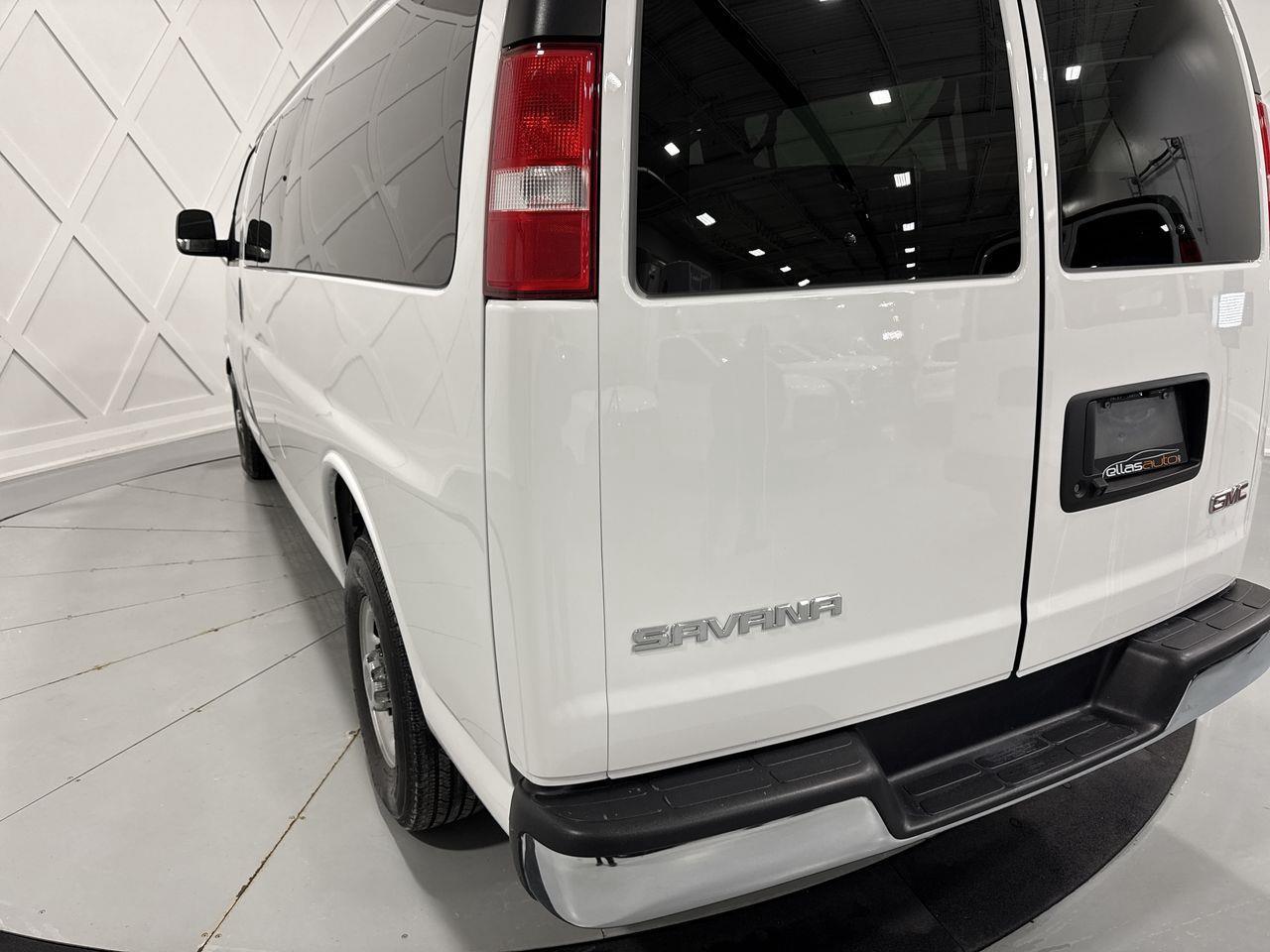 2024 GMC Savana 3500 LT Rear-Wheel Drive Extended Passenger Van Photo