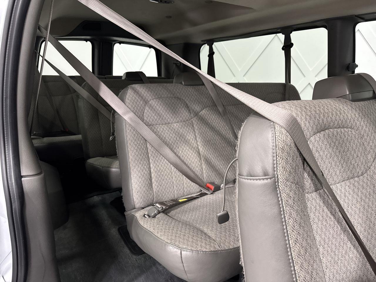 2024 GMC Savana 3500 LT Rear-Wheel Drive Extended Passenger Van Photo