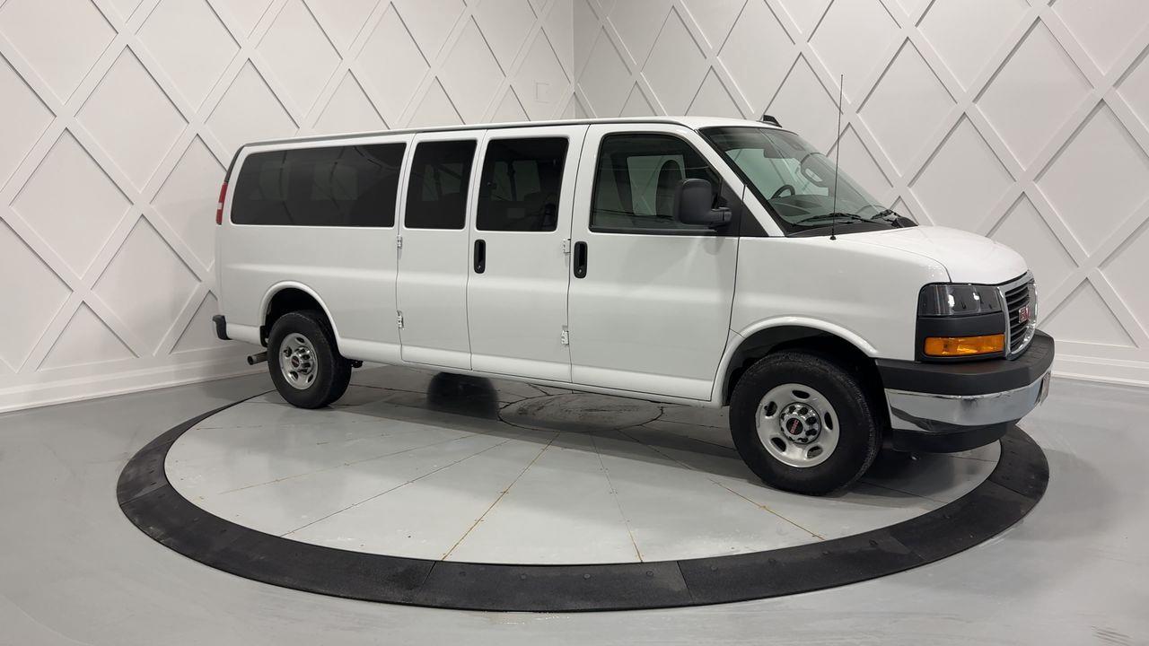 2024 GMC Savana 3500 LT Rear-Wheel Drive Extended Passenger Van Photo5