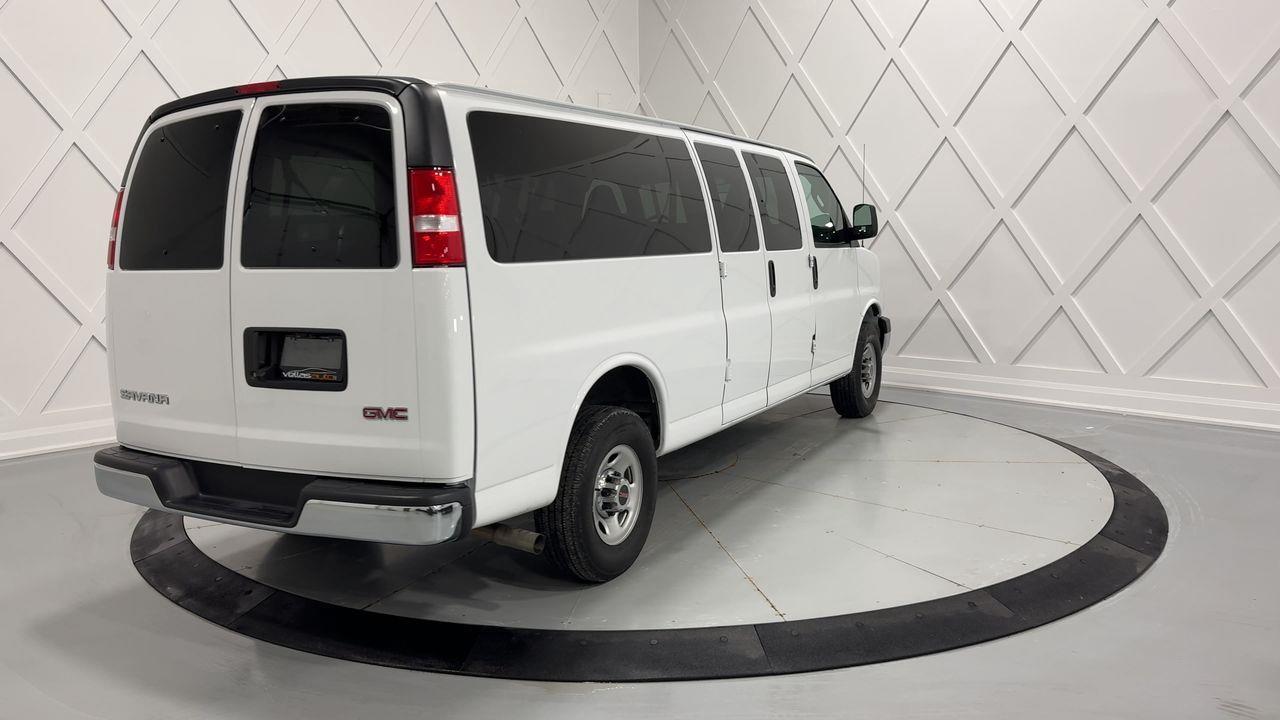 2024 GMC Savana 3500 LT Rear-Wheel Drive Extended Passenger Van Photo
