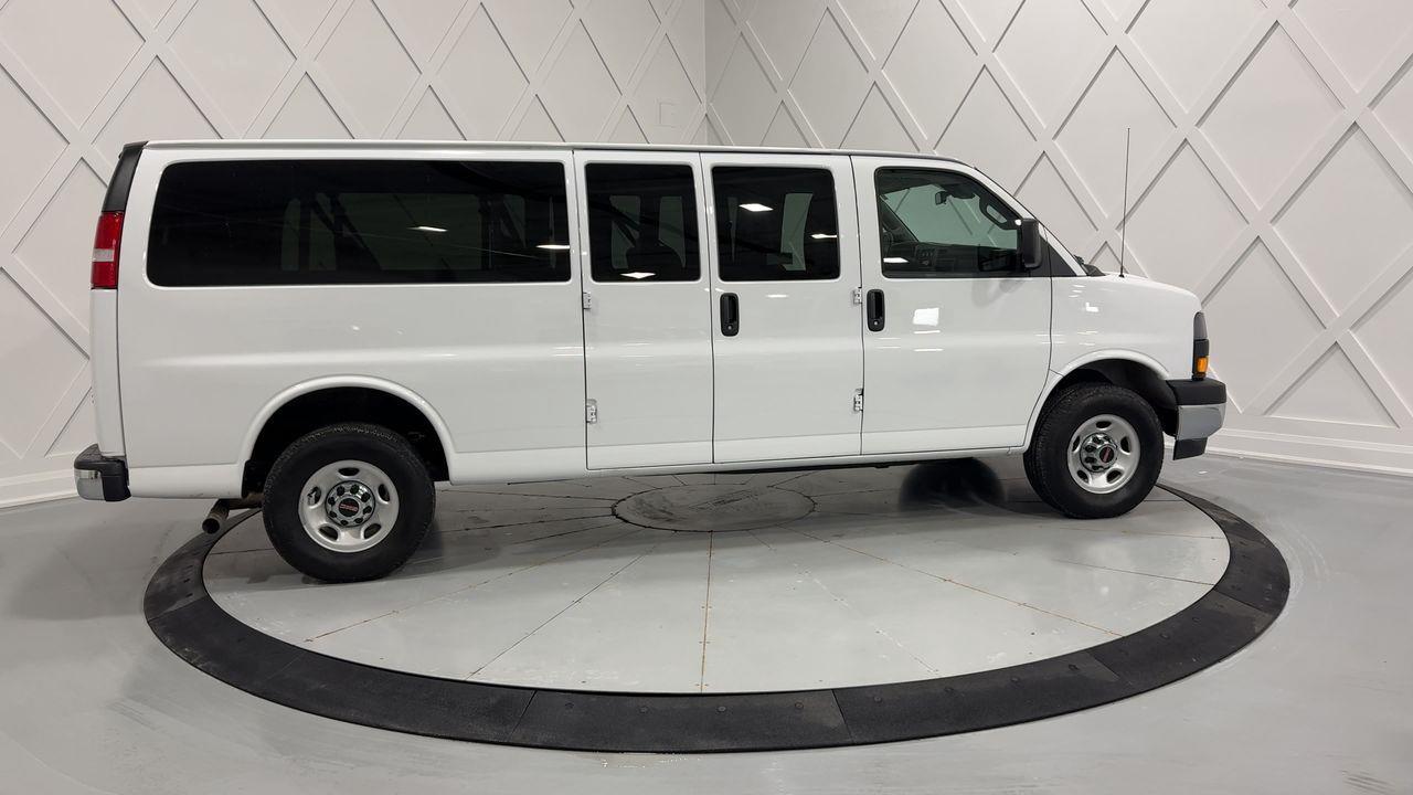 2024 GMC Savana 3500 LT Rear-Wheel Drive Extended Passenger Van Photo