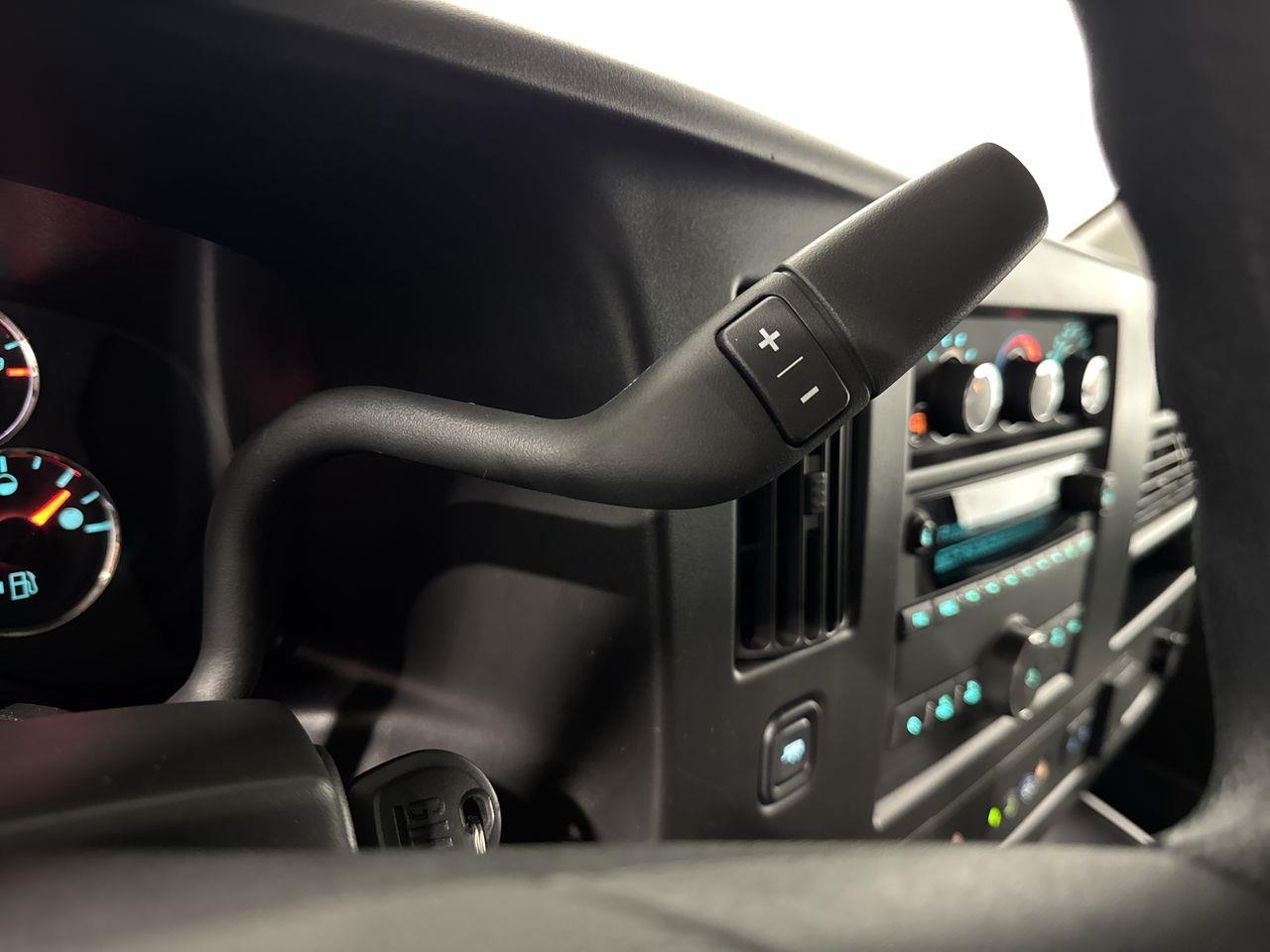 2024 GMC Savana 3500 LT Rear-Wheel Drive Extended Passenger Van Photo