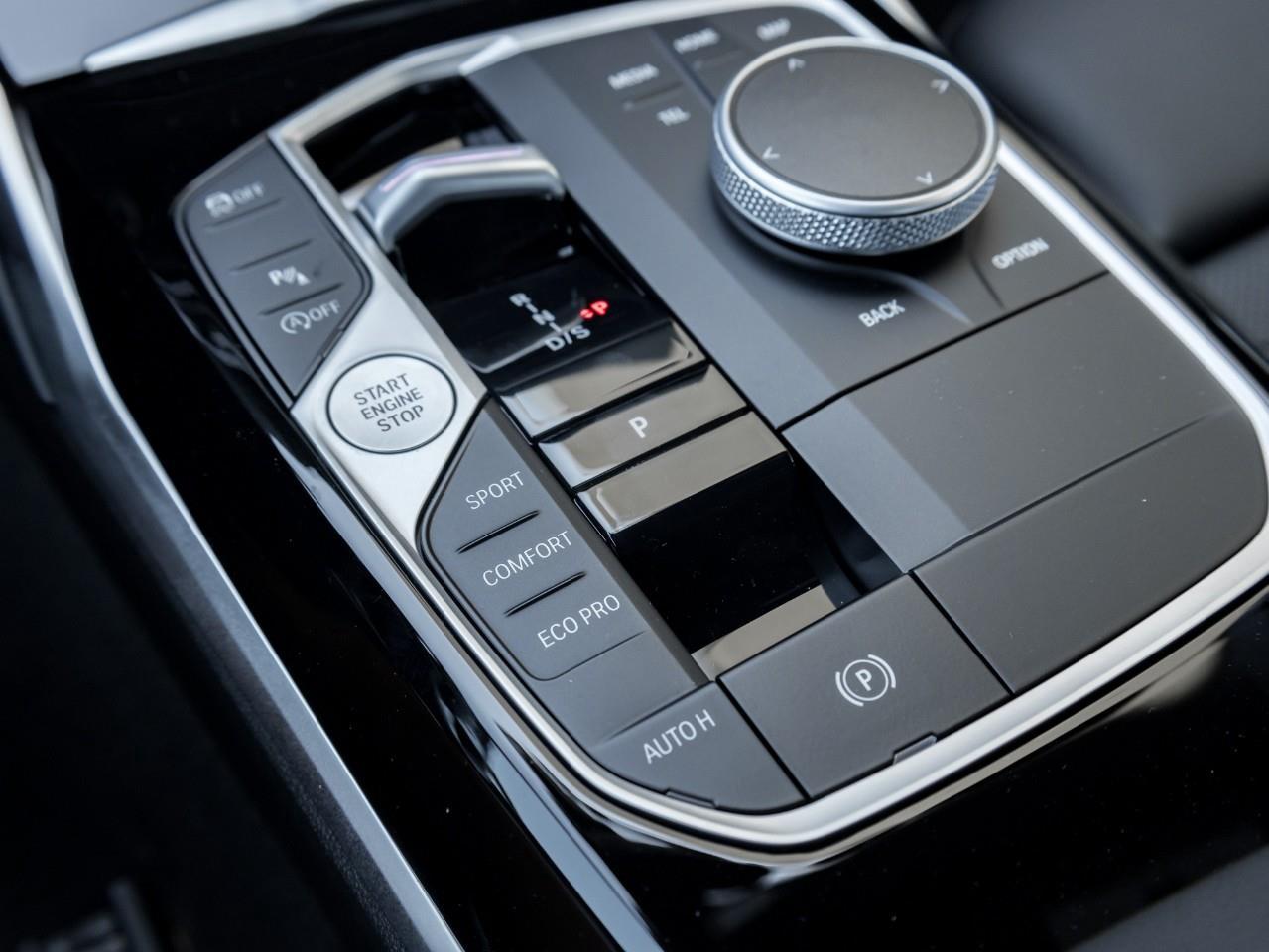 2024 BMW 330 i xDrive 4dr All-Wheel Drive Sedan Photo