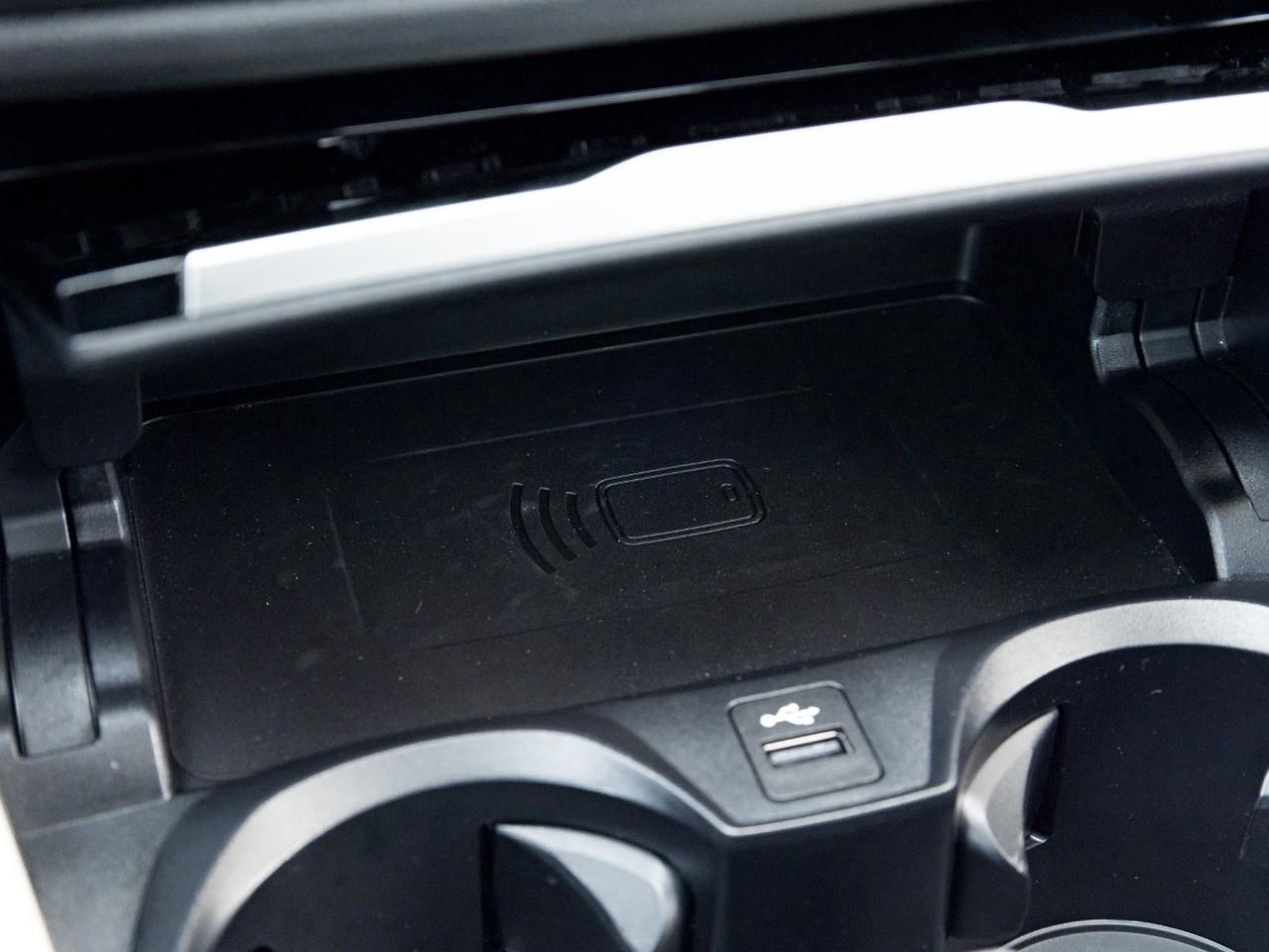 2024 BMW 330 i xDrive 4dr All-Wheel Drive Sedan Photo