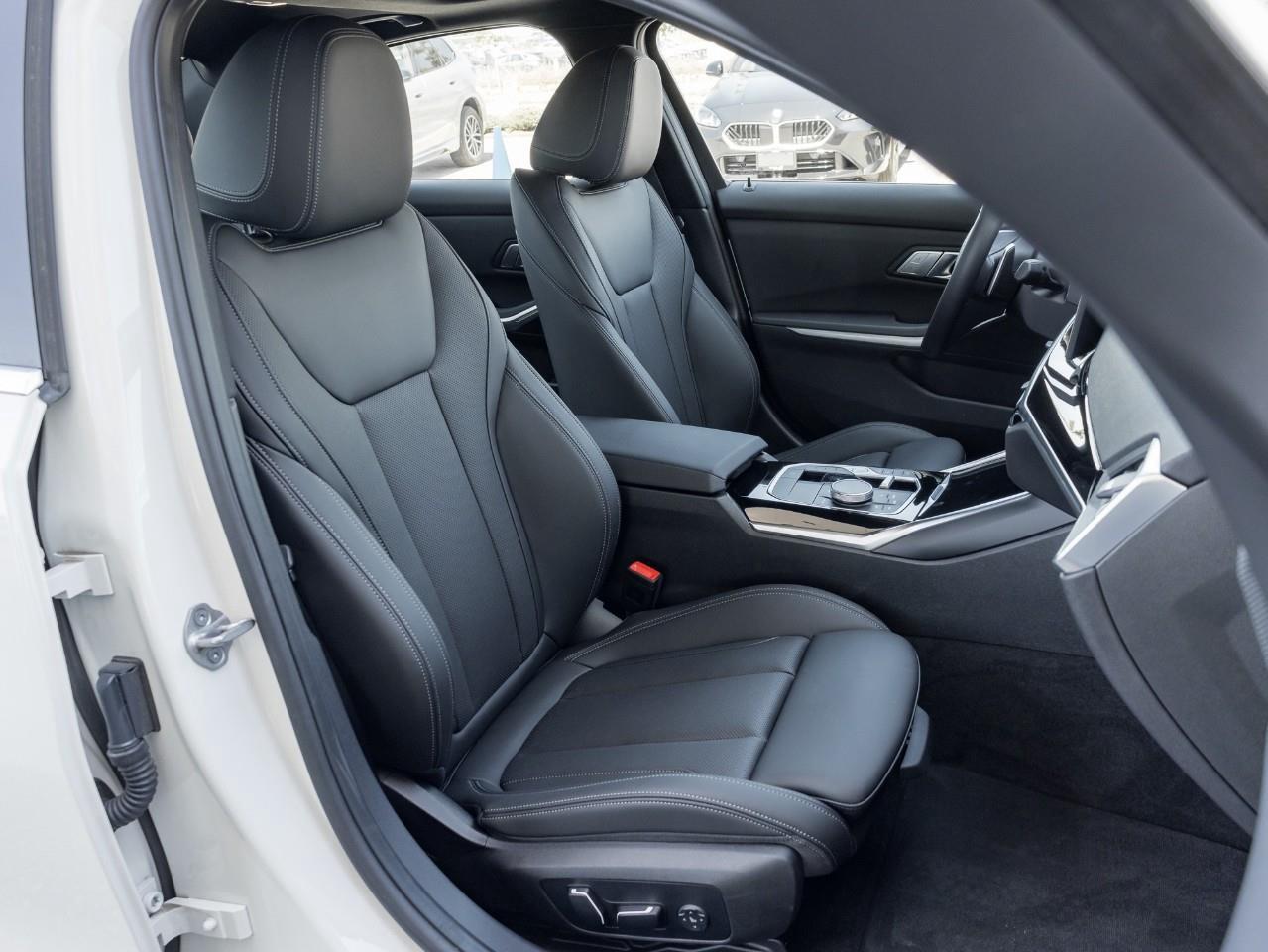 2024 BMW 330 i xDrive 4dr All-Wheel Drive Sedan Photo