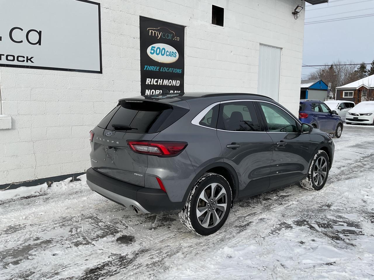 2023 Ford Escape Platinum 4dr All-Wheel Drive Photo2