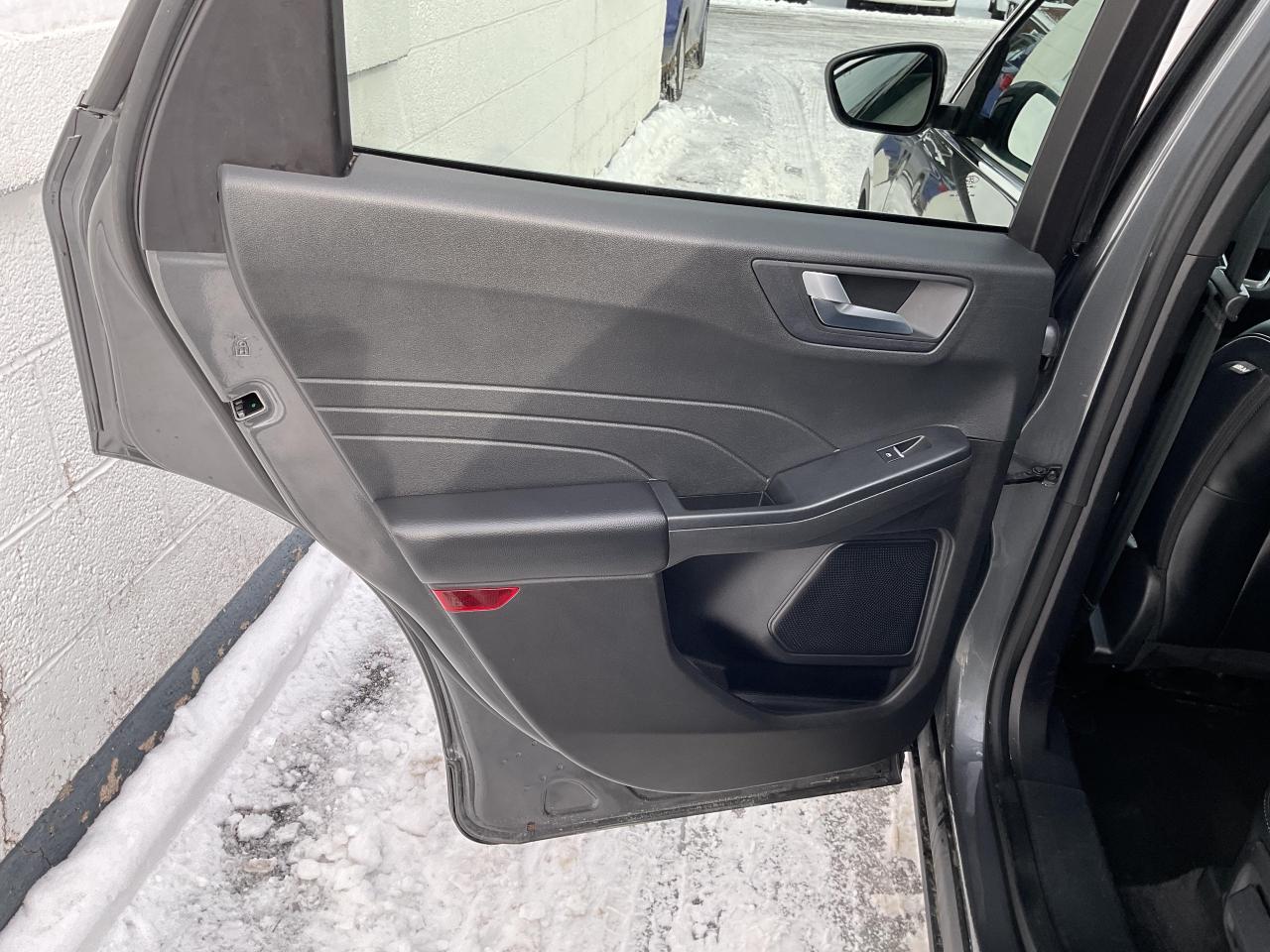 2023 Ford Escape Platinum 4dr All-Wheel Drive Photo