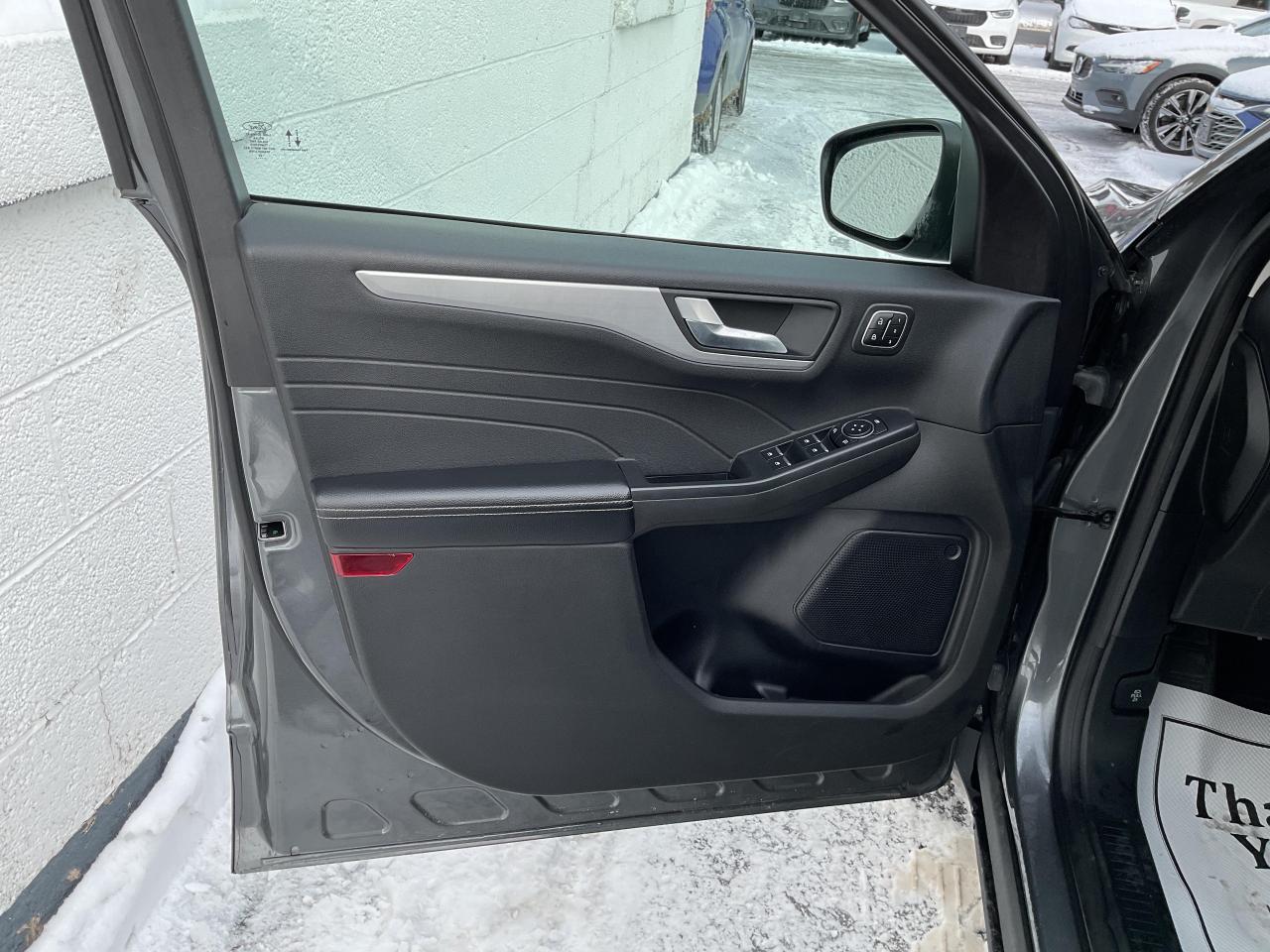 2023 Ford Escape Platinum 4dr All-Wheel Drive Photo