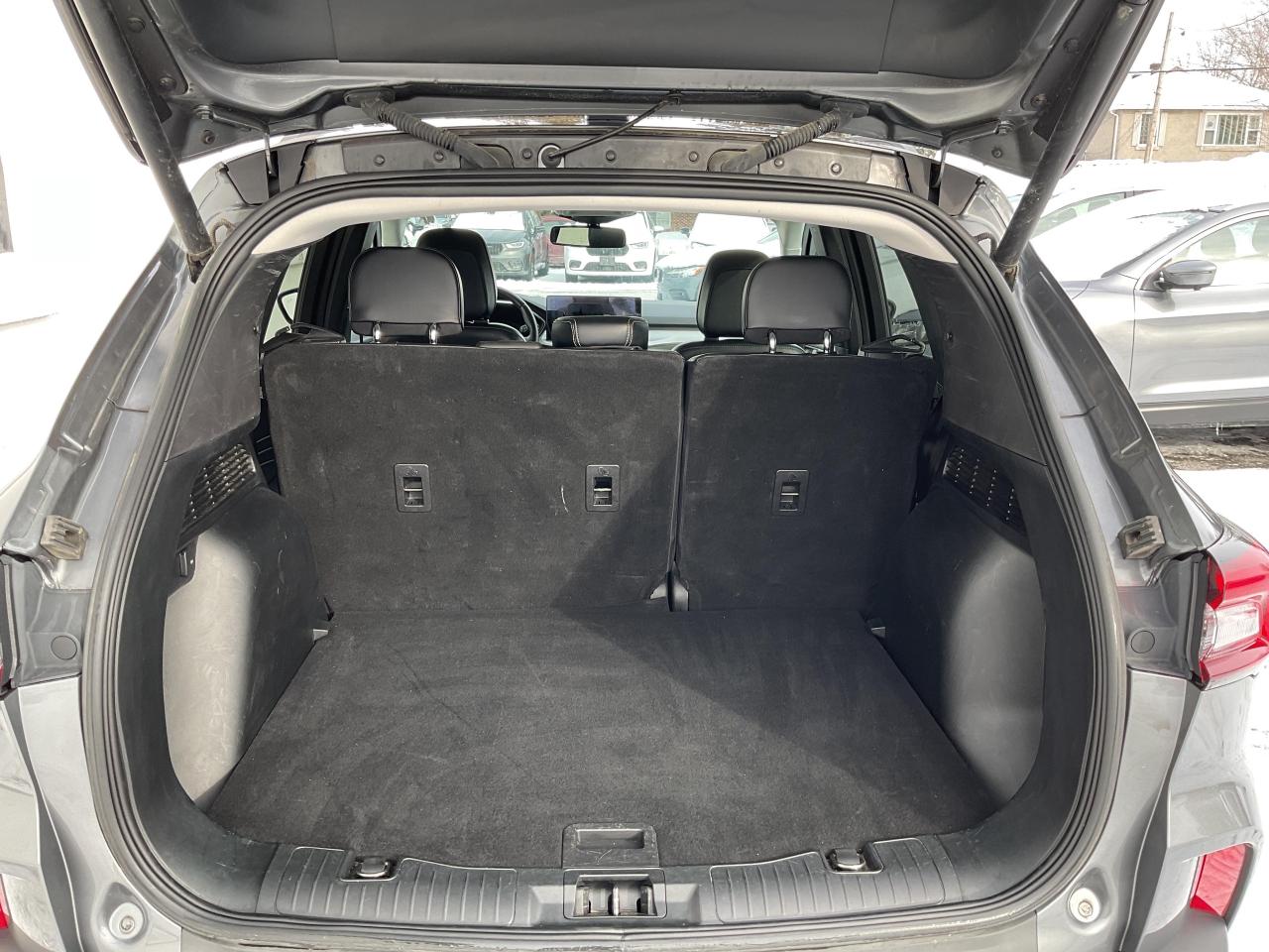 2023 Ford Escape Platinum 4dr All-Wheel Drive Photo