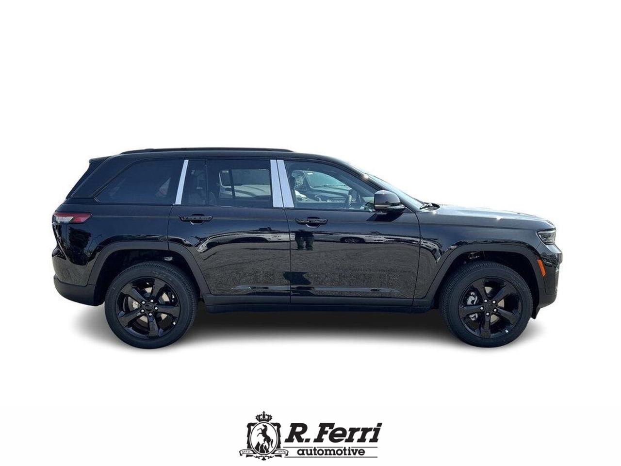 2025 Jeep Grand Cherokee Laredo 4dr 4x4 Photo