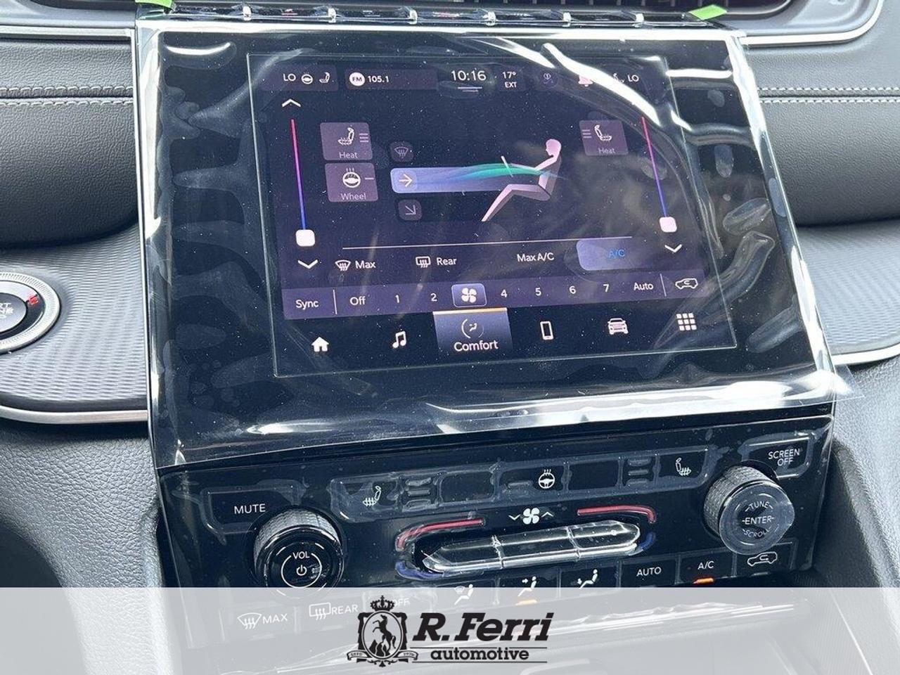 2025 Jeep Grand Cherokee Laredo 4dr 4x4 Photo