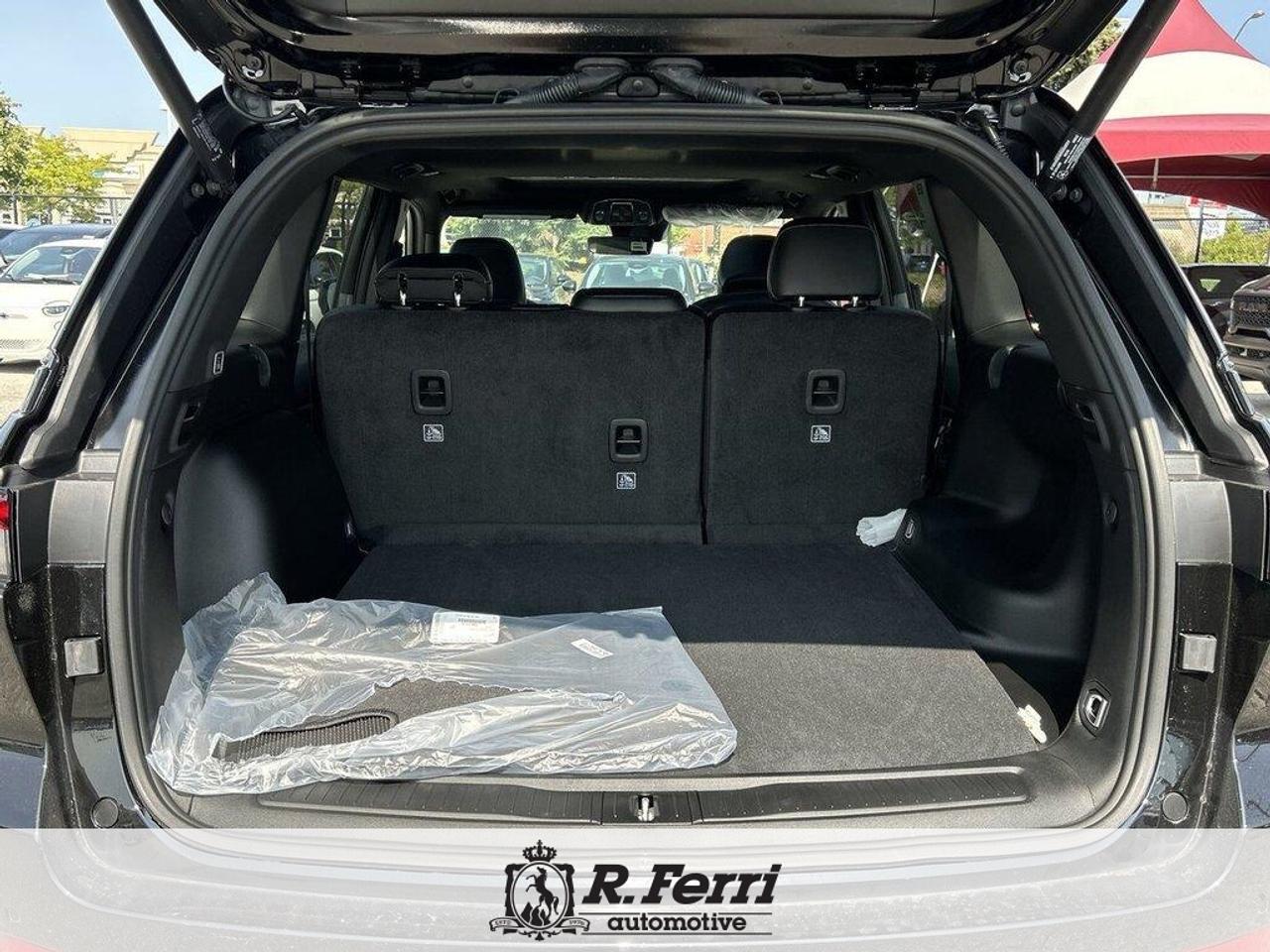 2025 Jeep Grand Cherokee Laredo 4dr 4x4 Photo