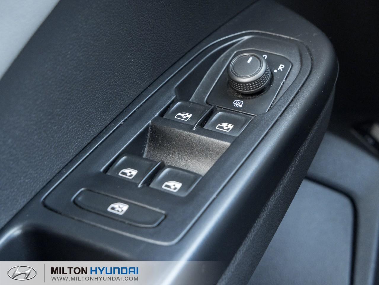 2024 Volkswagen Taos Comfortline 4dr Front-Wheel Drive Photo