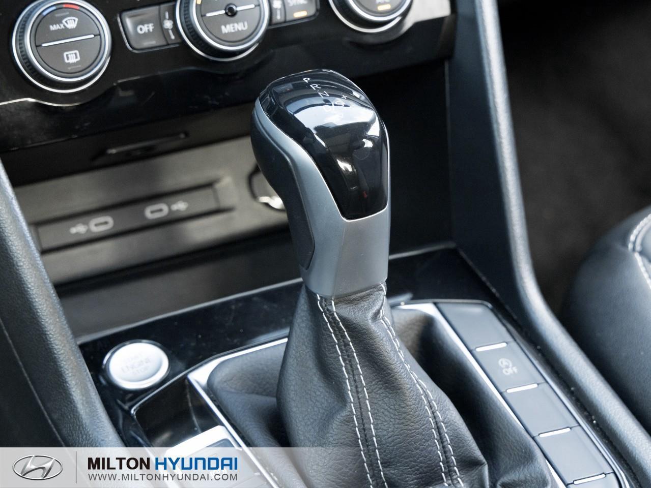 2024 Volkswagen Taos Comfortline 4dr Front-Wheel Drive Photo