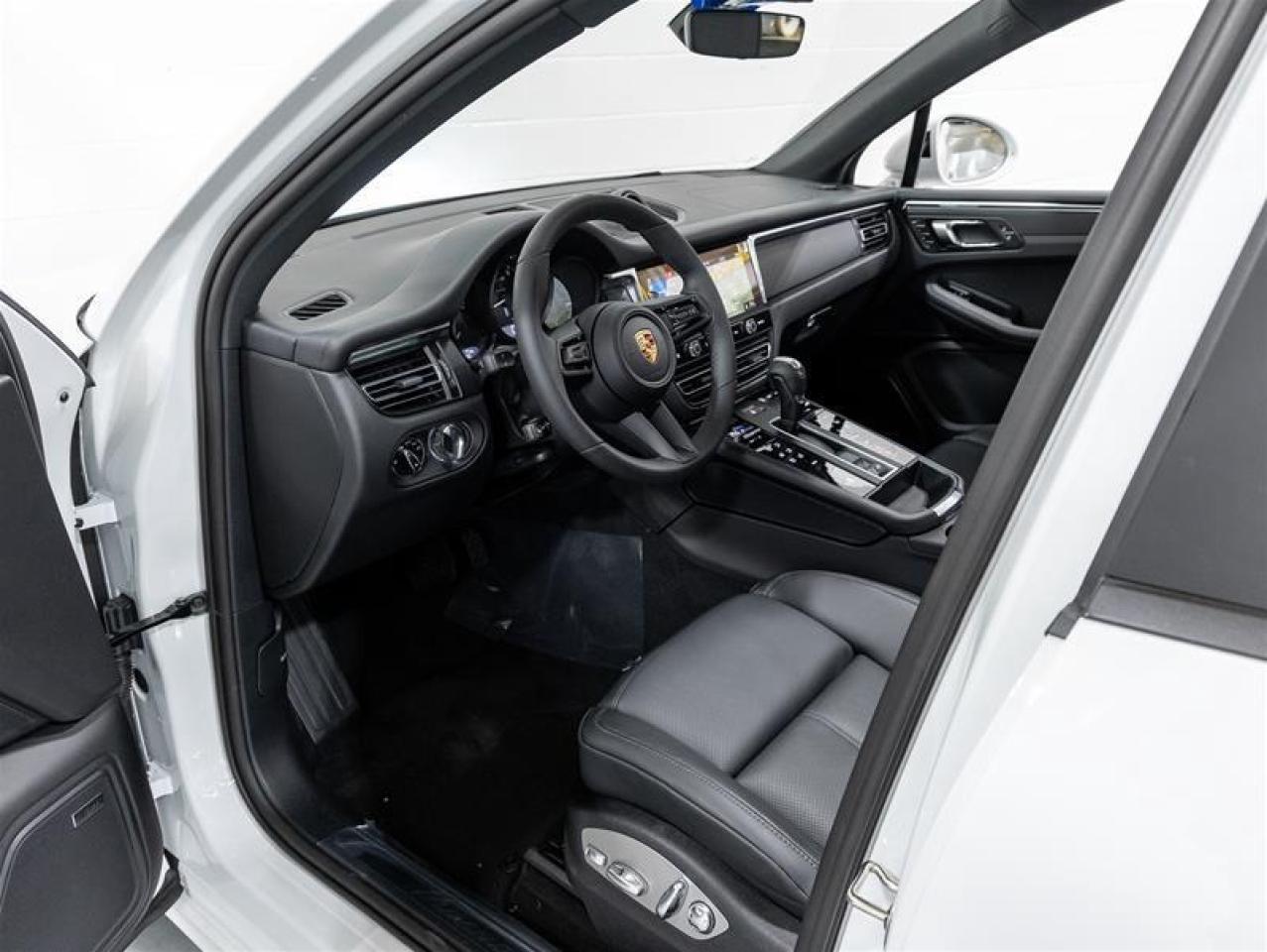 2025 Porsche Macan  Photo