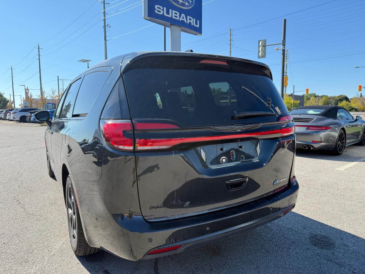 2023 Chrysler Pacifica Hybrid Touring-L Passenger Van Photo