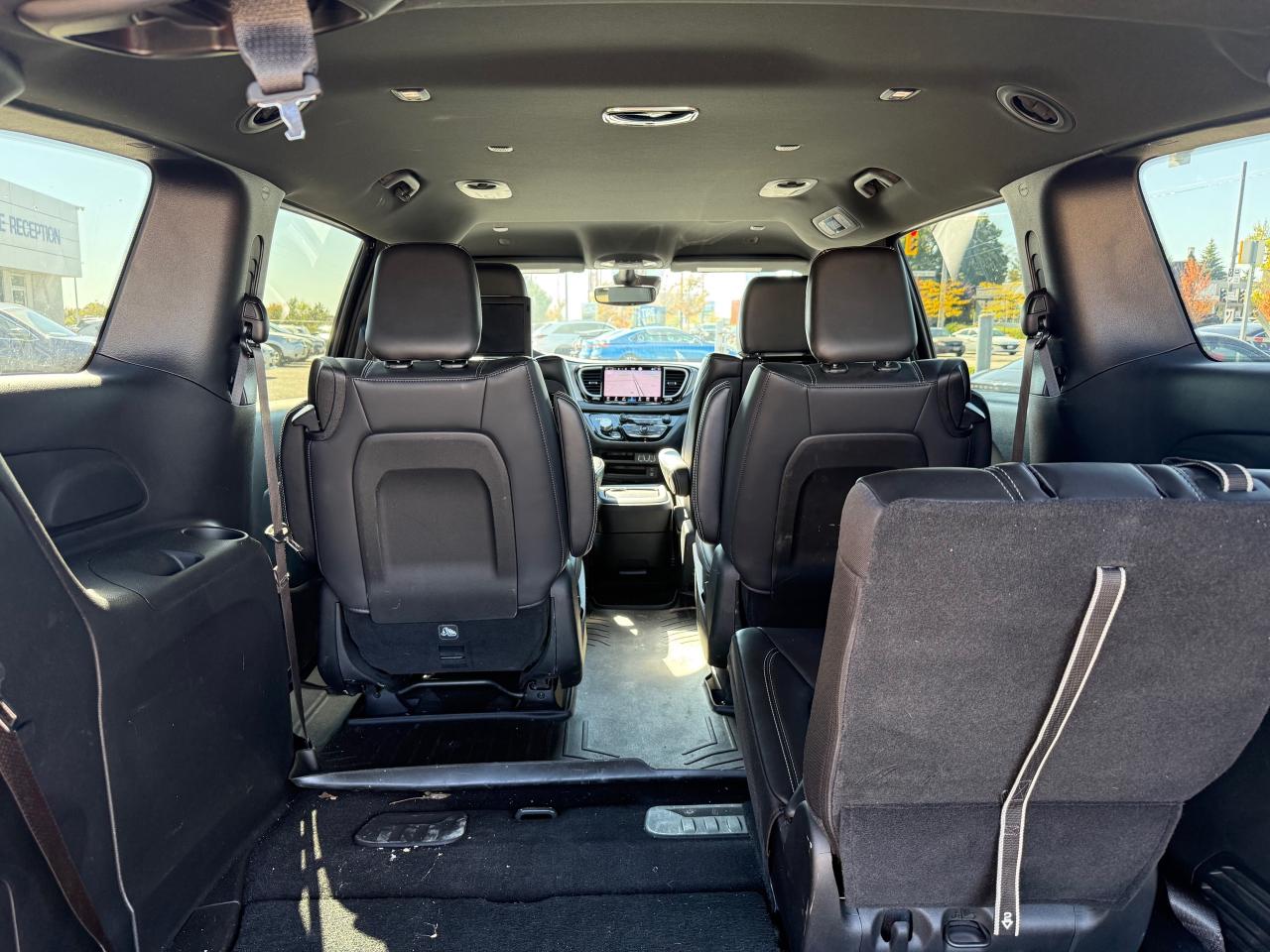 2023 Chrysler Pacifica Hybrid Touring-L Passenger Van Photo