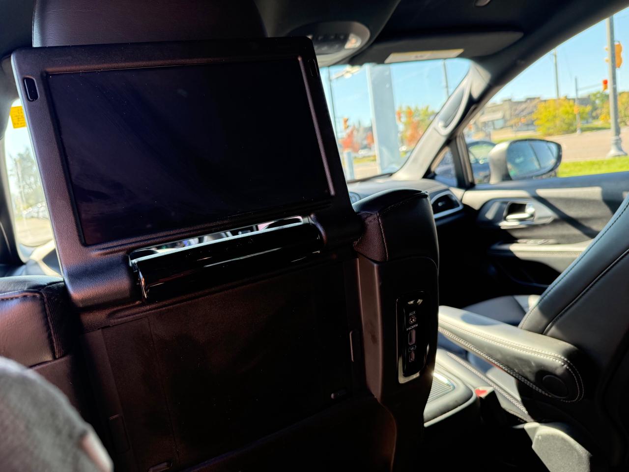 2023 Chrysler Pacifica Hybrid Touring-L Passenger Van Photo