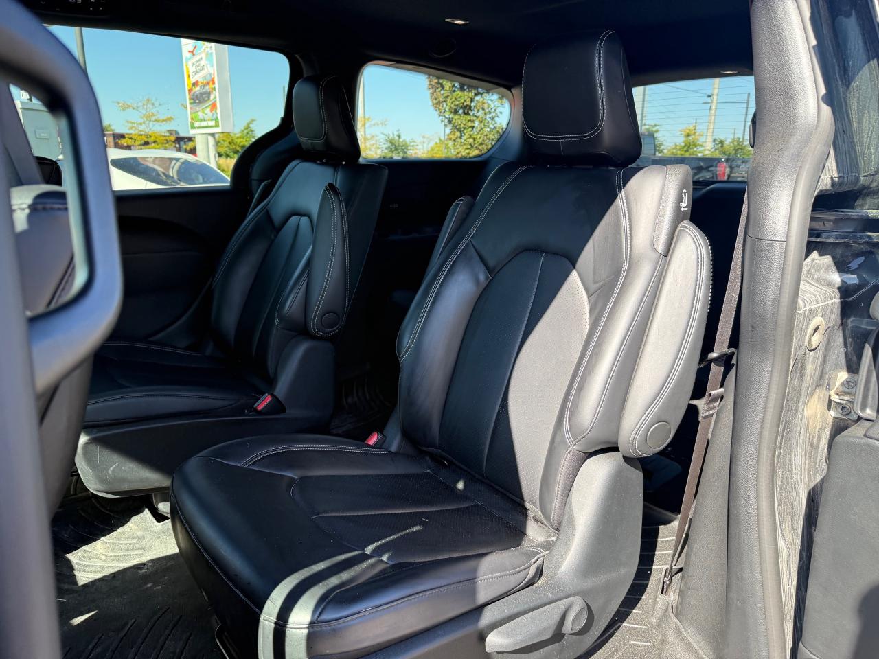 2023 Chrysler Pacifica Hybrid Touring-L Passenger Van Photo