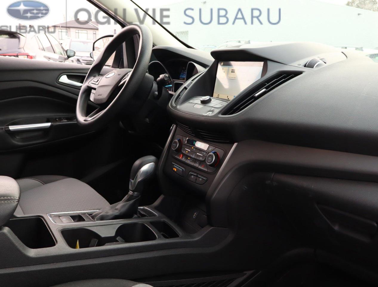 2019 Ford Escape SE 4dr Front-wheel Drive Photo